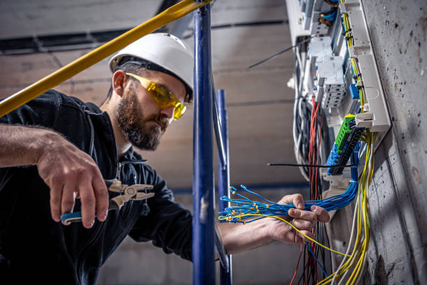 Best Residential Electrician Services  in Cedar Falls, IA