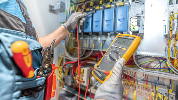 Best Circuit Breaker Repair  in Cedar Falls, IA
